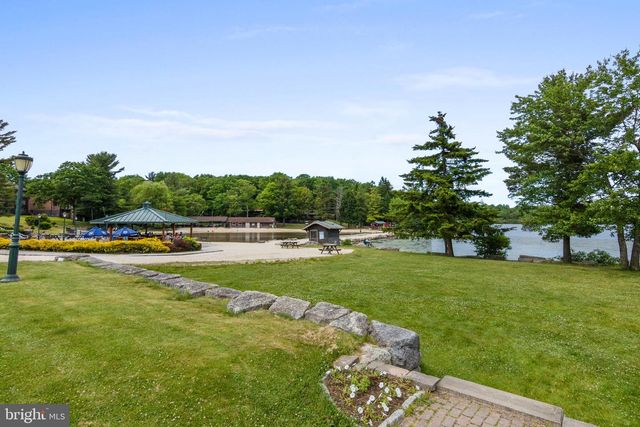 49 FOREST DR, Lake Harmony, PA 18624