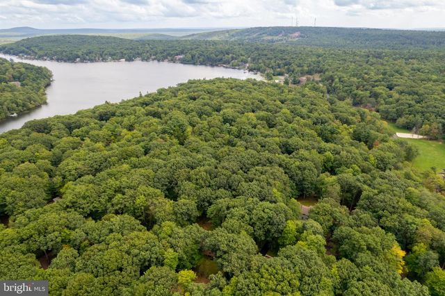 49 FOREST DR, Lake Harmony, PA 18624