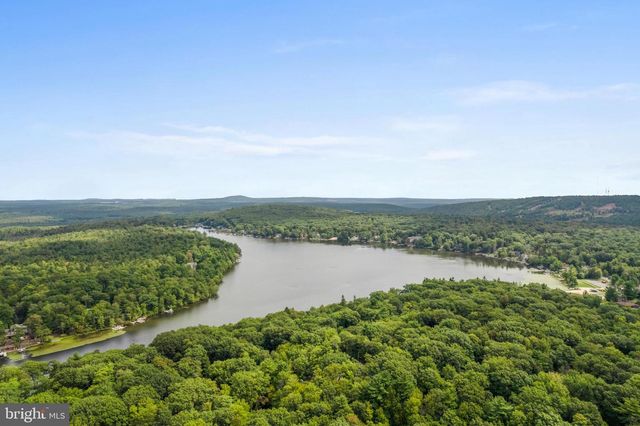 49 FOREST DR, Lake Harmony, PA 18624