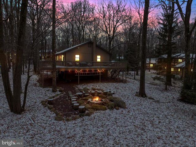 49 FOREST DR, Lake Harmony, PA 18624