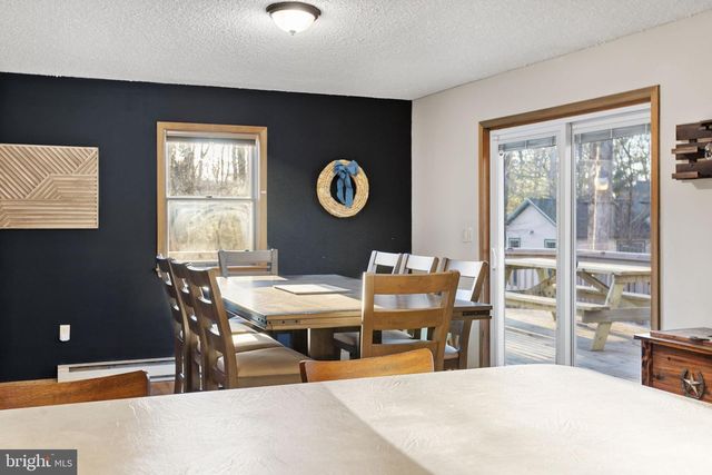 49 FOREST DR, Lake Harmony, PA 18624