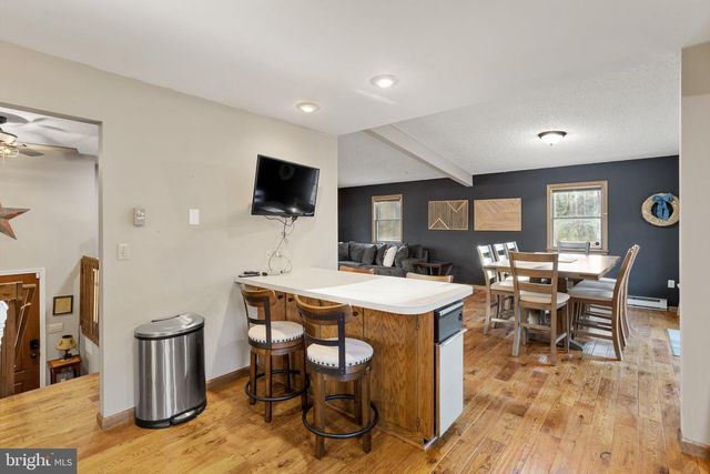 49 FOREST DR, Lake Harmony, PA 18624