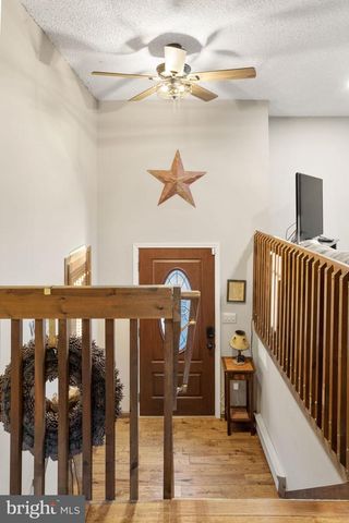 49 FOREST DR, Lake Harmony, PA 18624