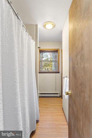 49 FOREST DR, Lake Harmony, PA 18624