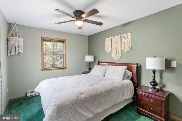 49 FOREST DR, Lake Harmony, PA 18624