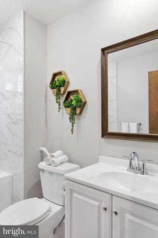 49 FOREST DR, Lake Harmony, PA 18624