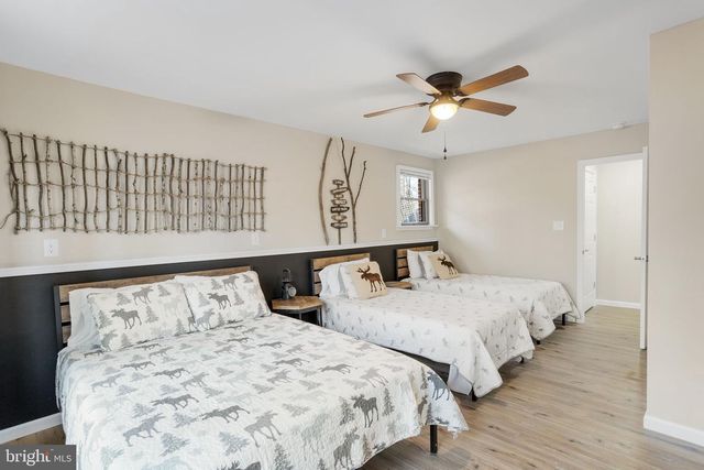 49 FOREST DR, Lake Harmony, PA 18624