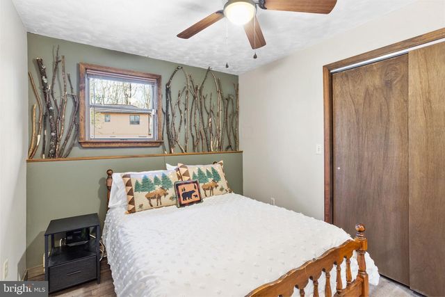 49 FOREST DR, Lake Harmony, PA 18624