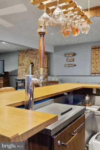 49 FOREST DR, Lake Harmony, PA 18624