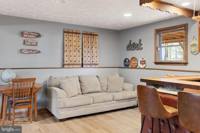 49 FOREST DR, Lake Harmony, PA 18624