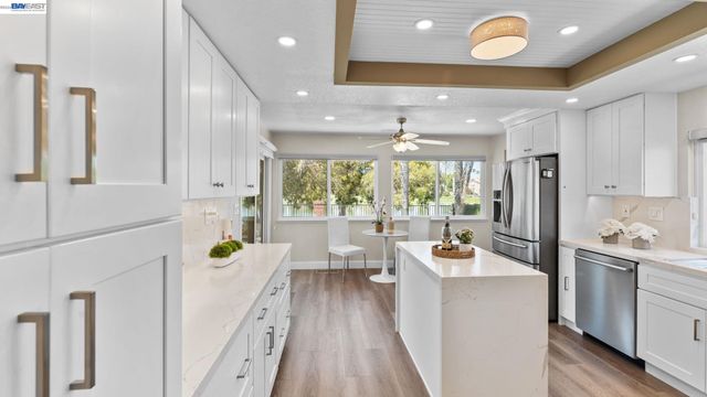 1090 Saint Andrews Dr, Discovery Bay, CA 94505