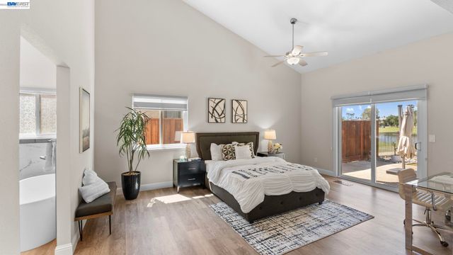 1090 Saint Andrews Dr, Discovery Bay, CA 94505