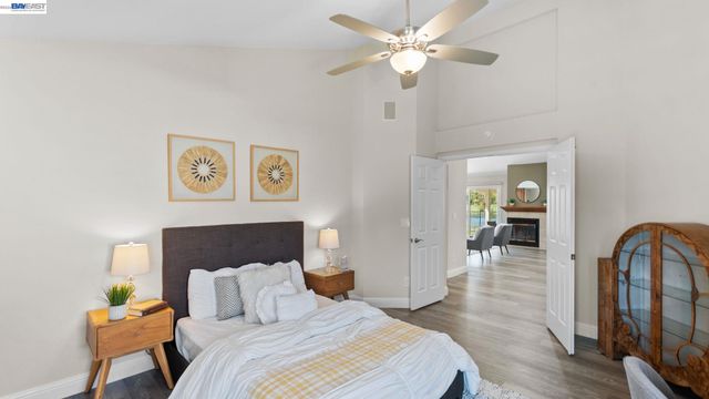 1090 Saint Andrews Dr, Discovery Bay, CA 94505