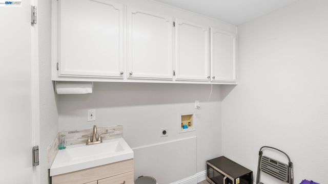 1090 Saint Andrews Dr, Discovery Bay, CA 94505