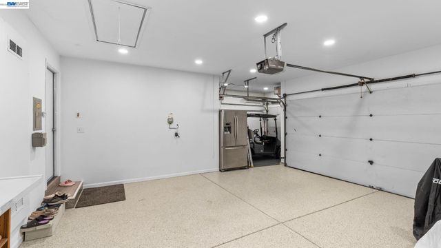 1090 Saint Andrews Dr, Discovery Bay, CA 94505