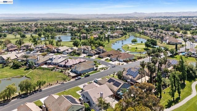 1090 Saint Andrews Dr, Discovery Bay, CA 94505