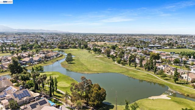1090 Saint Andrews Dr, Discovery Bay, CA 94505