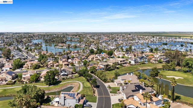 1090 Saint Andrews Dr, Discovery Bay, CA 94505