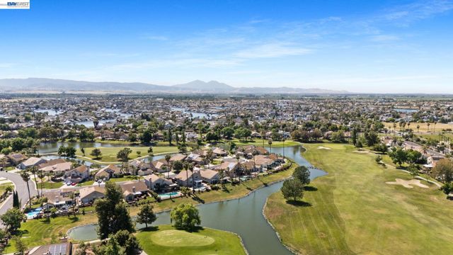 1090 Saint Andrews Dr, Discovery Bay, CA 94505