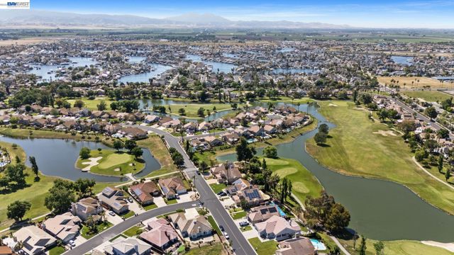 1090 Saint Andrews Dr, Discovery Bay, CA 94505