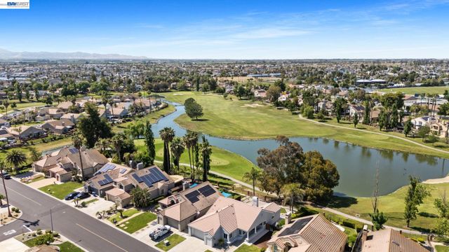 1090 Saint Andrews Dr, Discovery Bay, CA 94505