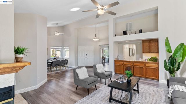 1090 Saint Andrews Dr, Discovery Bay, CA 94505