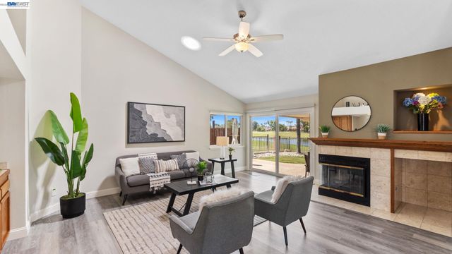 1090 Saint Andrews Dr, Discovery Bay, CA 94505
