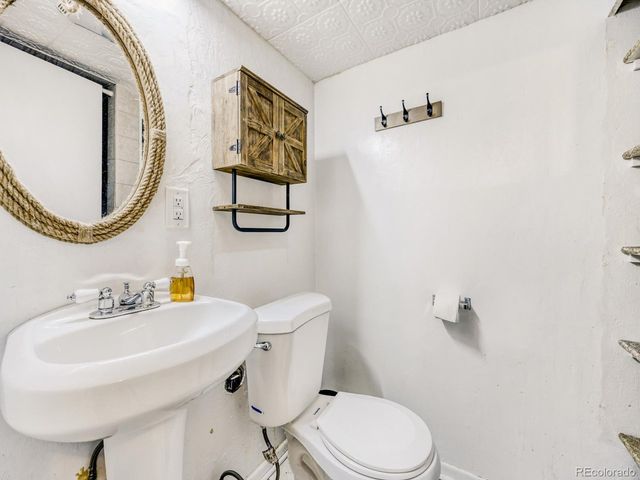 5671 W 71st Ave, Arvada, CO 80003