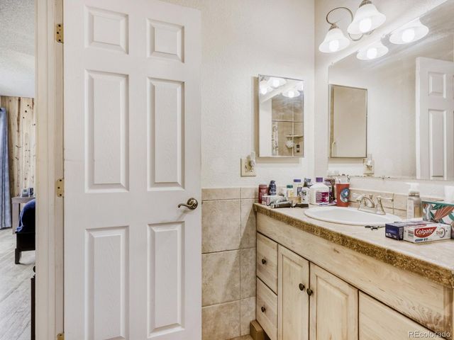 5671 W 71st Ave, Arvada, CO 80003
