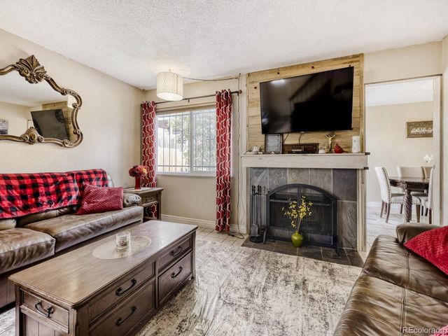 5671 W 71st Ave, Arvada, CO 80003