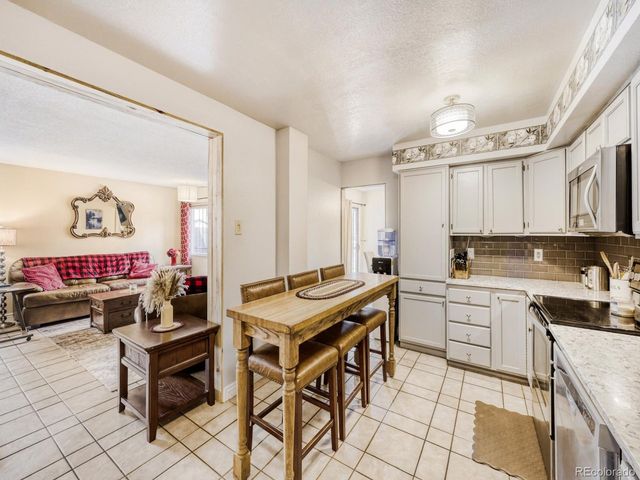 5671 W 71st Ave, Arvada, CO 80003