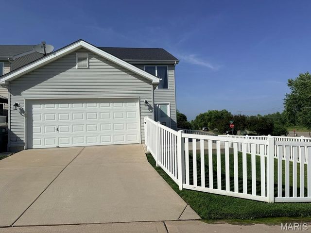 1401 Colonial Drive, Cottleville, MO 63304