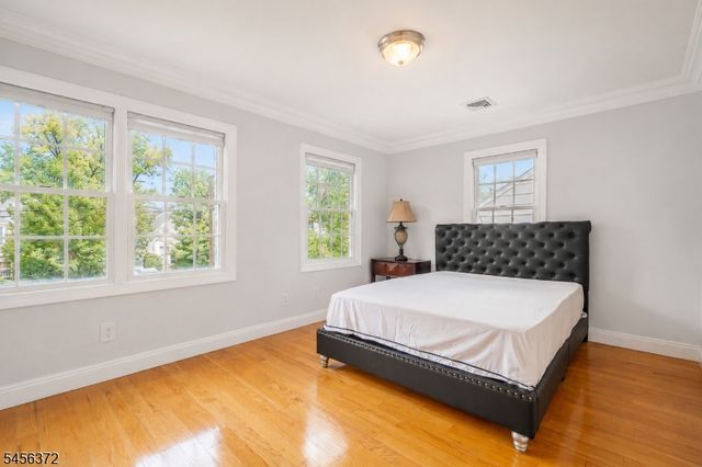207 Stonehouse Rd, Bloomfield Twp., NJ 07028
