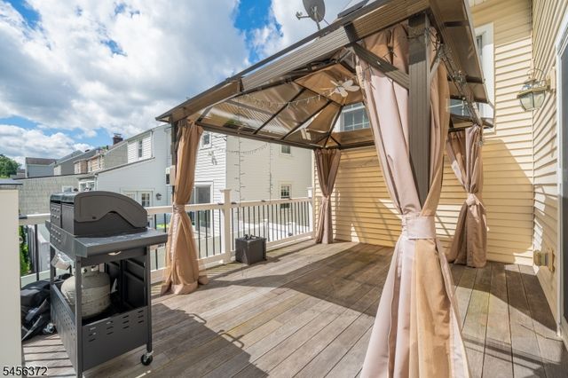 207 Stonehouse Rd, Bloomfield Twp., NJ 07028
