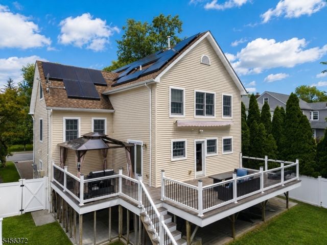 207 Stonehouse Rd, Bloomfield Twp., NJ 07028