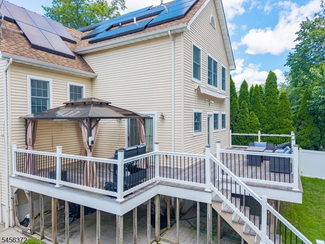 207 Stonehouse Rd, Bloomfield Twp., NJ 07028