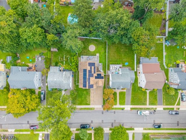 207 Stonehouse Rd, Bloomfield Twp., NJ 07028