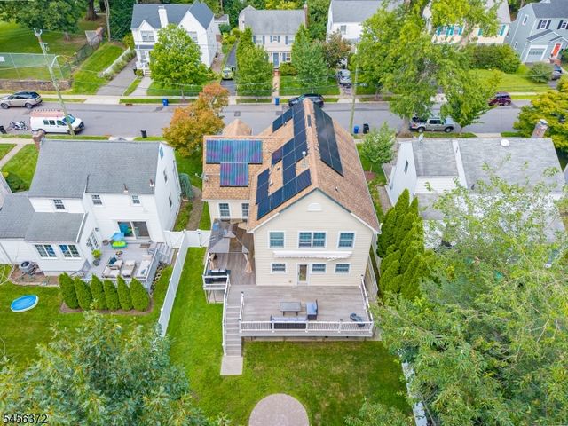 207 Stonehouse Rd, Bloomfield Twp., NJ 07028