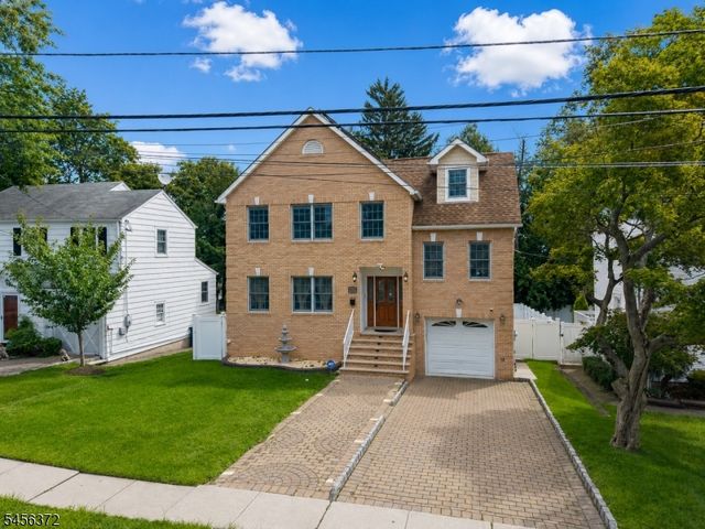 207 Stonehouse Rd, Bloomfield Twp., NJ 07028