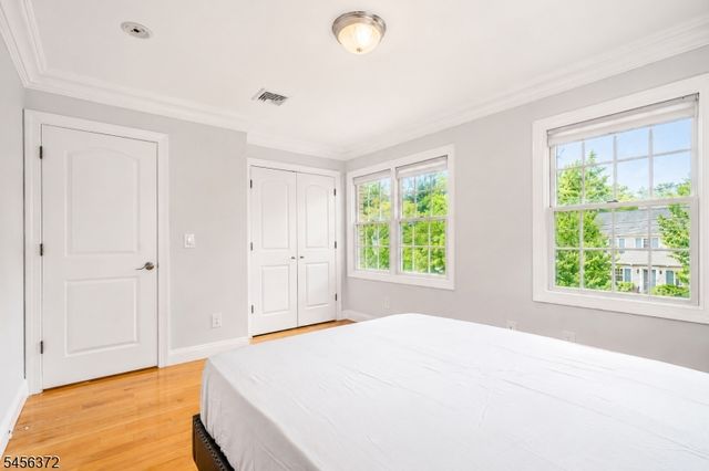 207 Stonehouse Rd, Bloomfield Twp., NJ 07028