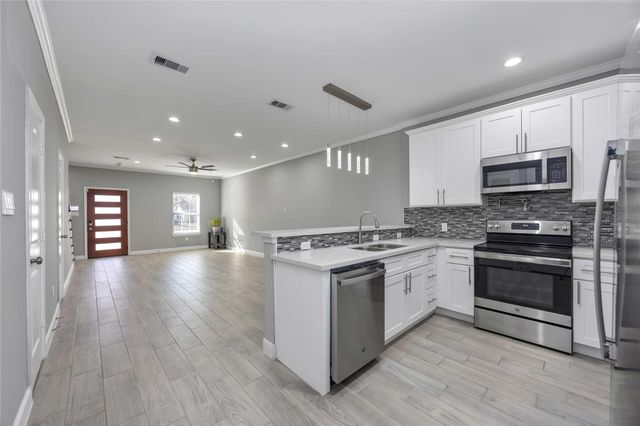 4903 Mallow Street A, Houston, TX 77033