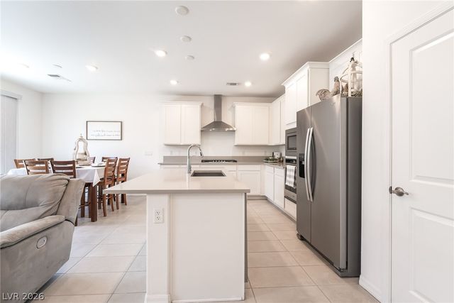 8076 Adelaide Hills Street, Las Vegas, NV 89113