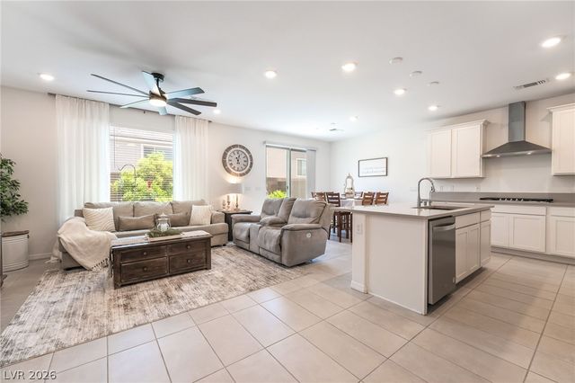 8076 Adelaide Hills Street, Las Vegas, NV 89113