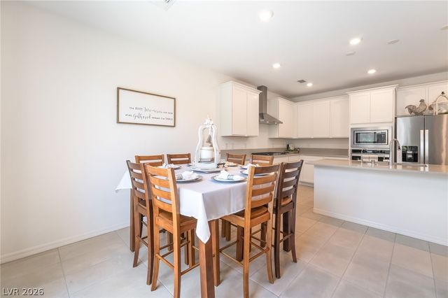 8076 Adelaide Hills Street, Las Vegas, NV 89113