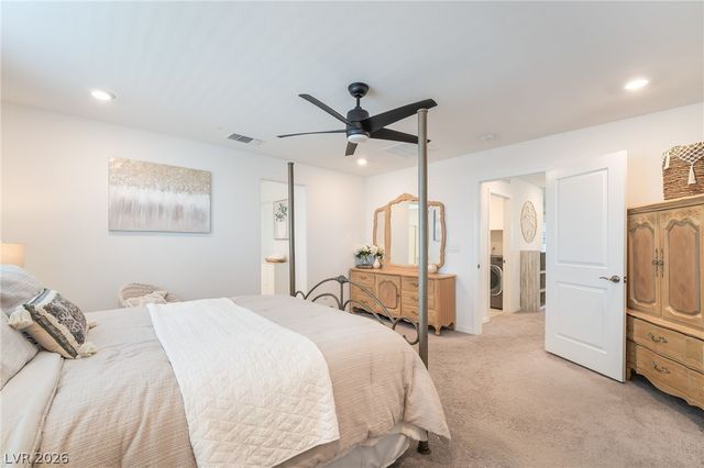 8076 Adelaide Hills Street, Las Vegas, NV 89113