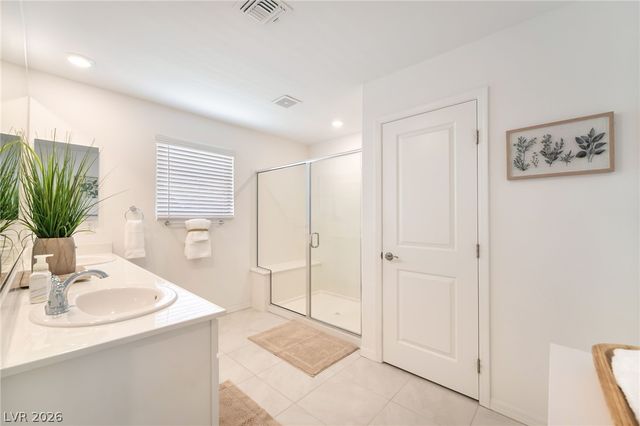 8076 Adelaide Hills Street, Las Vegas, NV 89113
