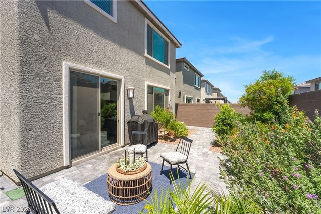 8076 Adelaide Hills Street, Las Vegas, NV 89113