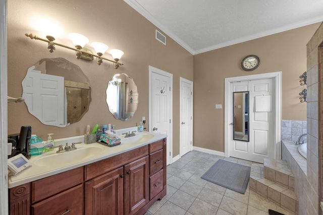 144 Wood Farm Road, Huntsville, TX 77320