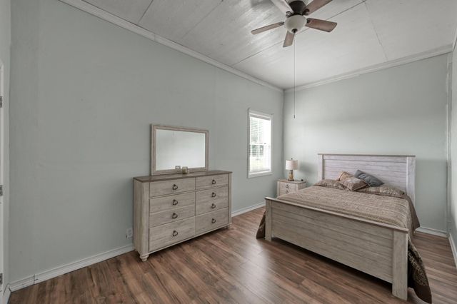 144 Wood Farm Road, Huntsville, TX 77320