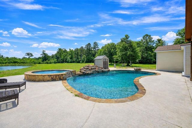 144 Wood Farm Road, Huntsville, TX 77320